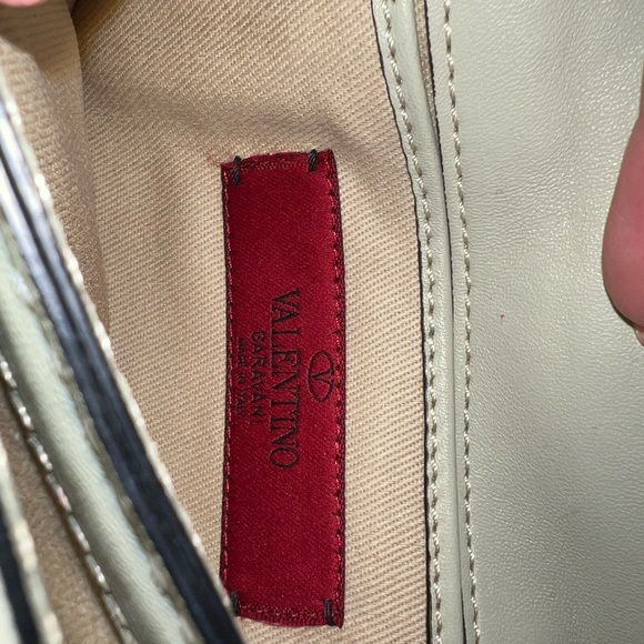 Valentino Clutch with bow eggshell color - Picture 4 of 4